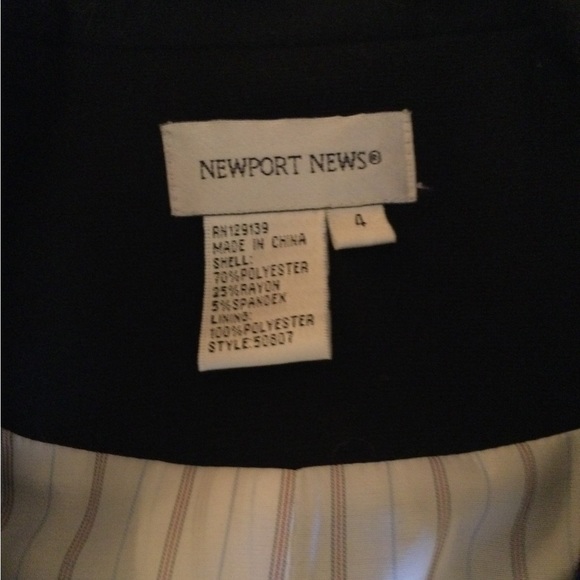 Newport News/ Women’s coat black size 4 - Picture 4 of 4